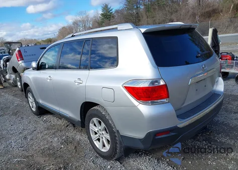 2013 Toyota Highlander Base V6 из США, поврежденный, VIN 5TDBK3EH2DS204403